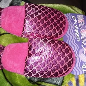 GIRL'S SLIPPERS BY MERMAID